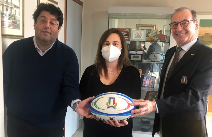 Ex arbitro internazionale di rugby, oggi è il presidente della Consulta Sport di Usmate Velate
