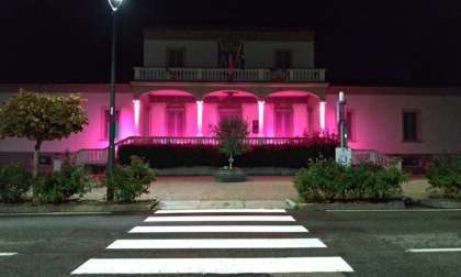 Il Comune si colora di rosa in occasione di “Lilt for Women – Campagna Nastro Rosa”