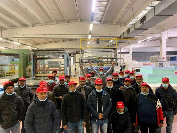 Lavoro: operai licenziati in sciopero alla Vefer