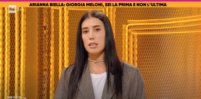 Influencer e consigliera comunale, la desiana Arianna Biella in tv