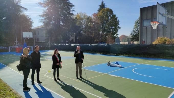 Usmate Velate: taglio del nastro per il “nuovo” campo sportivo della scuola