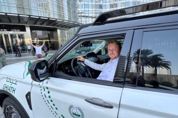 Il CEO del gruppo iSwiss ospite all’inaugurazione del nuovo parco auto della polizia di Dubai
