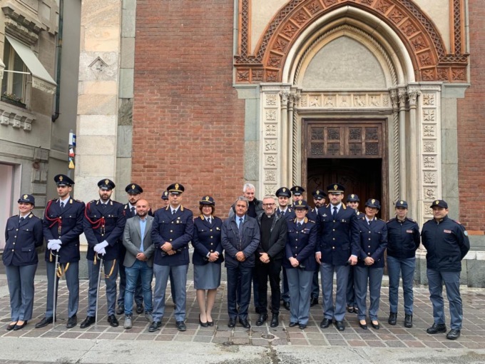 La funzione in ricordo dei defunti della Polizia di Stato