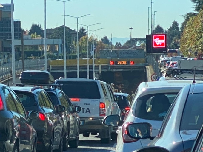 Due anni persi in coda nel traffico, ecco la vita del pendolare monzese