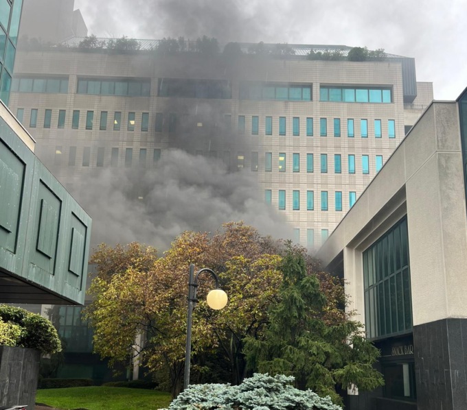 auto prende fuoco