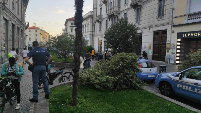 Maxi blitz di Questura e Polizia locale: spacciatore beccato e denunciato