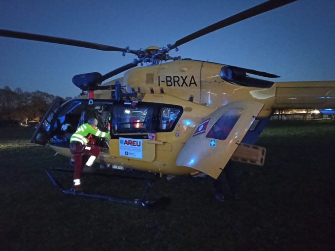 Colpita dal calcio di un cavallo, 17enne in ospedale