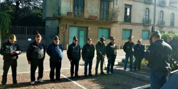 «Il Comune dimentica le forze armate»: gli Alpini disertano il corteo istituzionale