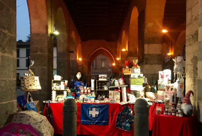 Domani al via i mercatini di Natale dell’Enpa