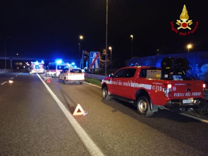 Schianto nella notte, intervengono i Vigili del Fuoco di Bovisio