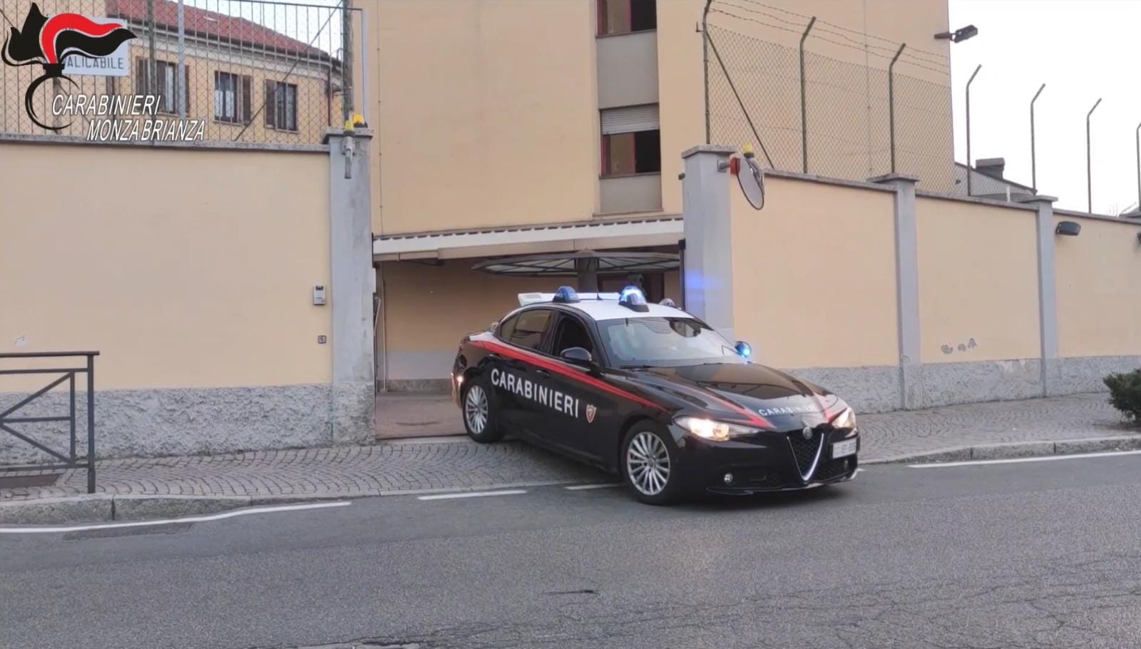 Monza Lissone rapine in negozi per saldare debito di droga carabinieri