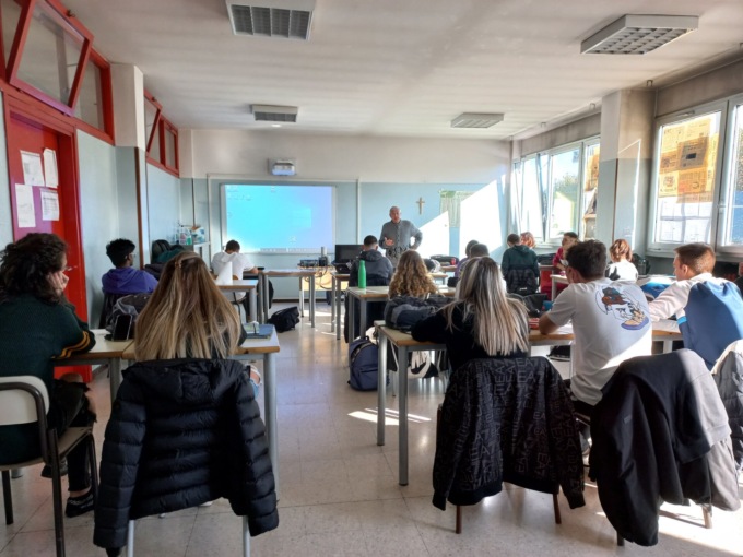 Gli studenti conoscono Aido sui banchi di scuola