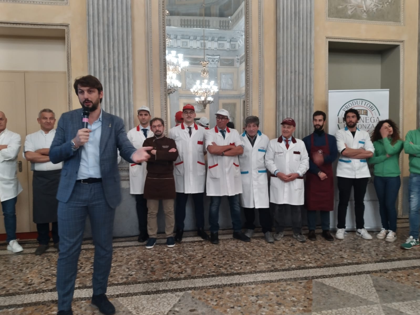 Monza Villa reale presentazione associazione produttori luganega di Monza consigliere regionale Alessandro Corbetta