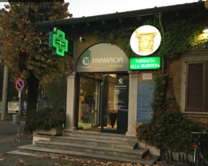 Barlassina, visita notturna dei ladri in farmacia