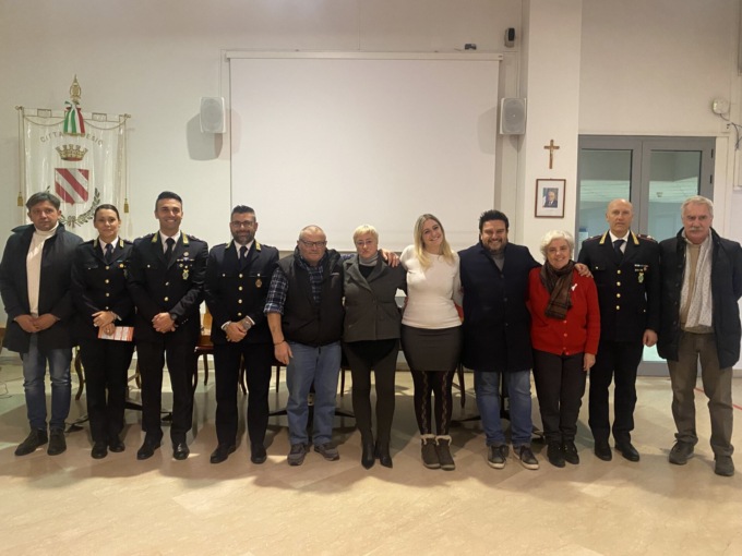 “Non sei sola”: il messaggio indirizzato alle donne vittime di violenza
