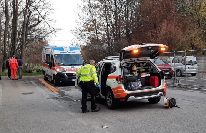 Malore mentre cammina nel parco, grave un 65enne