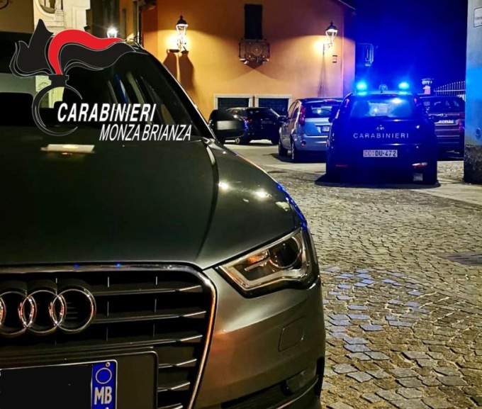 Ubriaco alla guida sfonda la casa di un’anziana, denunciato