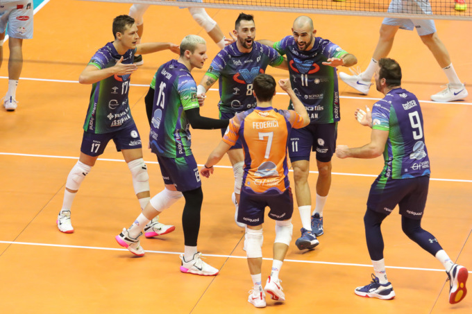 Una Vero Volley Monza dal cuore grande supera Cisterna al tie-break
