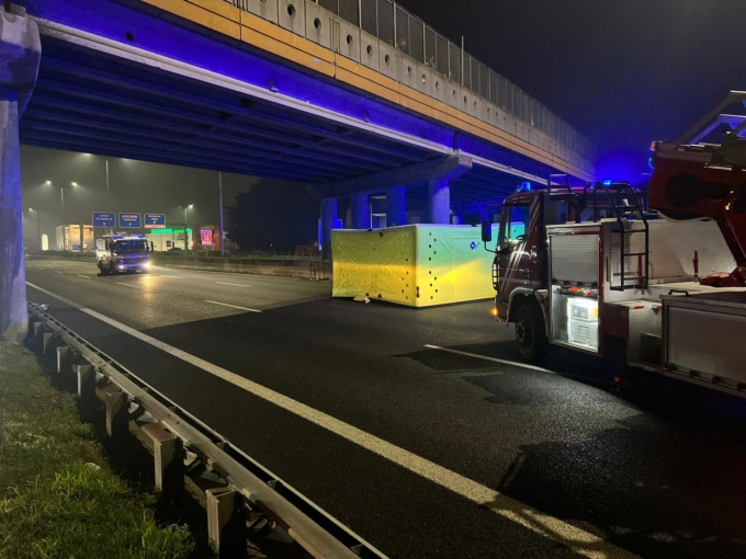 Minaccia di buttarsi dal ponte, Valassina bloccata