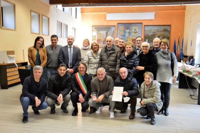Il premio La Versiera agli Amici della Castagnata
