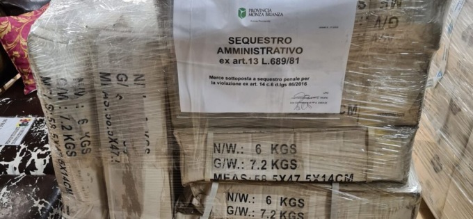 Sequestrate 200 lampade e 23 pedane vibranti non a norma a Verano