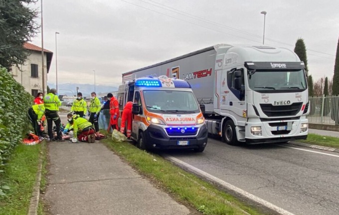 Malore in bicicletta sulla ciclabile, gravissimo 71enne