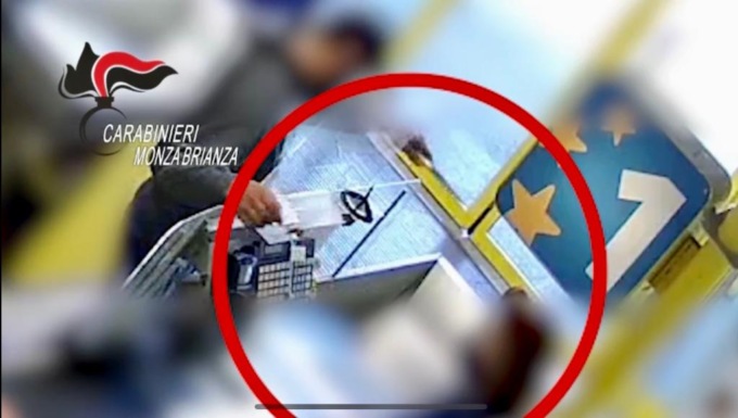 Rapinarono un supermercato a settembre: arrestati dai Carabinieri