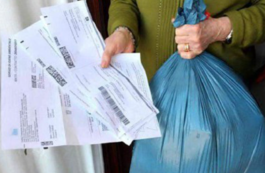 Proteste per la commissione sul saldo Tari