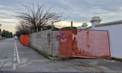 Cantiere "fantasma" al cimitero, Giunta al lavoro per trovare una soluzione