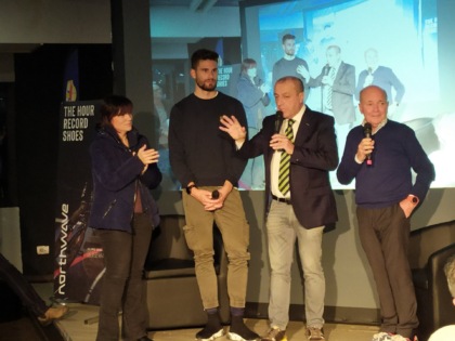 L’abbraccio di Lissone al ciclista Filippo Ganna