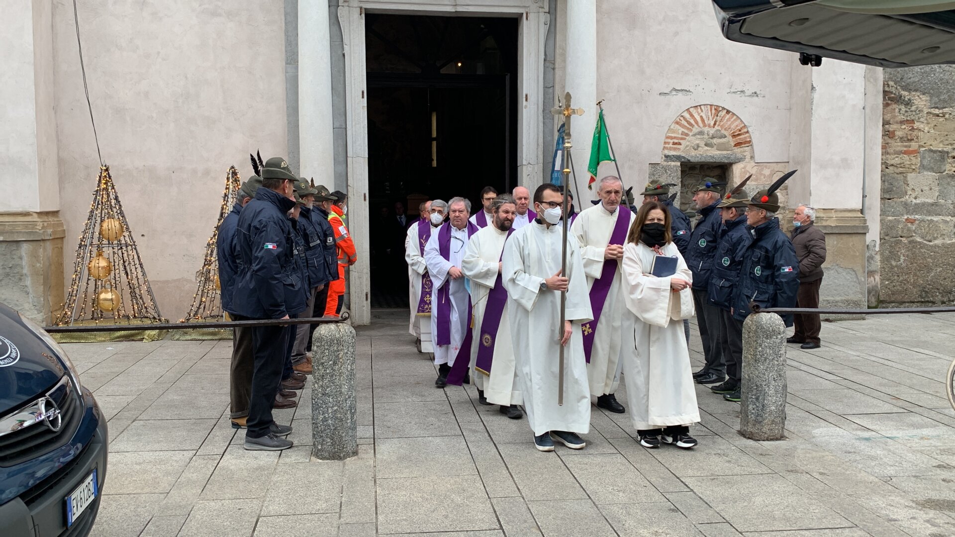 Vimercate funerale funerali ex parroco don Giuseppe Ponzini monsignore monsignor