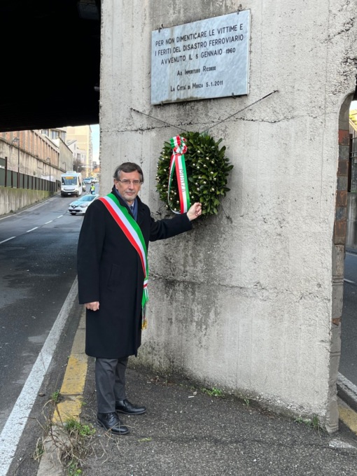 Una cerimonia per non dimenticare le vittime del disastro ferroviario