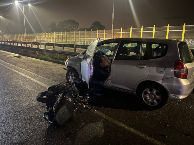 Rider gravemente ferito in un incidente. La Cgil “La strada è un grande cantiere che mette a rischio i lavoratori”