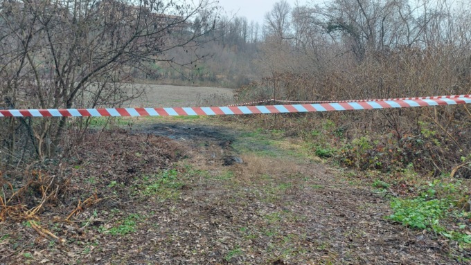 Trovato carbonizzato in auto: indagini in corso