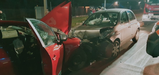 Nella notte otto persone coinvolte in un incidente a Vimercate, quattro 19enni