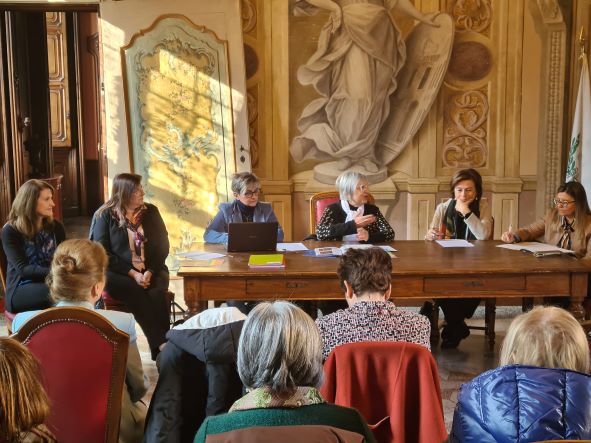Scuola e genitori impegnati in un percorso per capire e affrontare bullismo e cyberbullismo