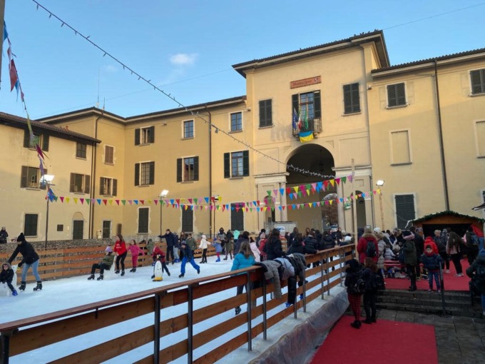 La pista di pattinaggio sul ghiaccio a Concorezzo è stata un successo