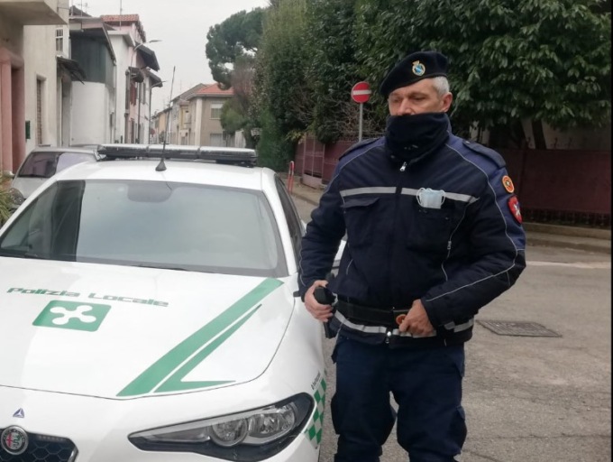 Fuoco nell’orto, 80enne multato