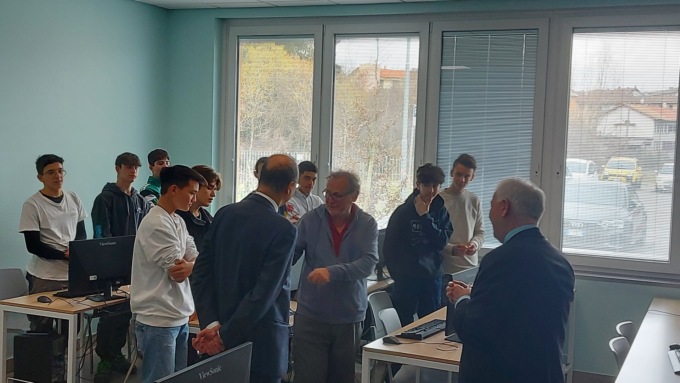 Lentate: il ministro Valditara in visita al Polo del legno