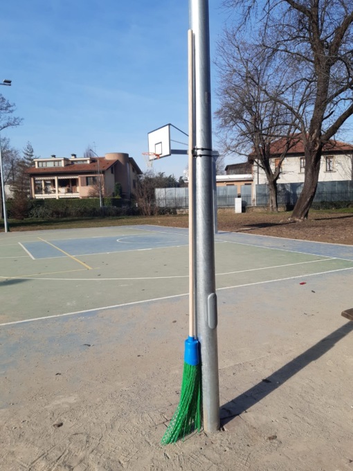 A Concorezzo arrivano le scope per tenere pulito… il campo da basket
