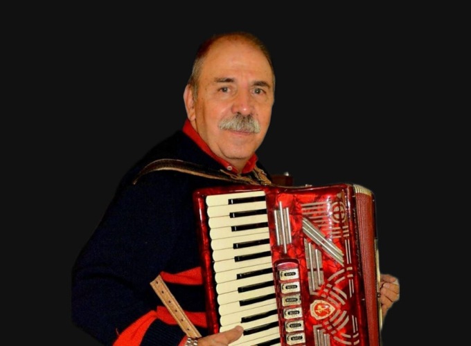 Pino Schirru, da 40 anni alla guida del Coro Cai