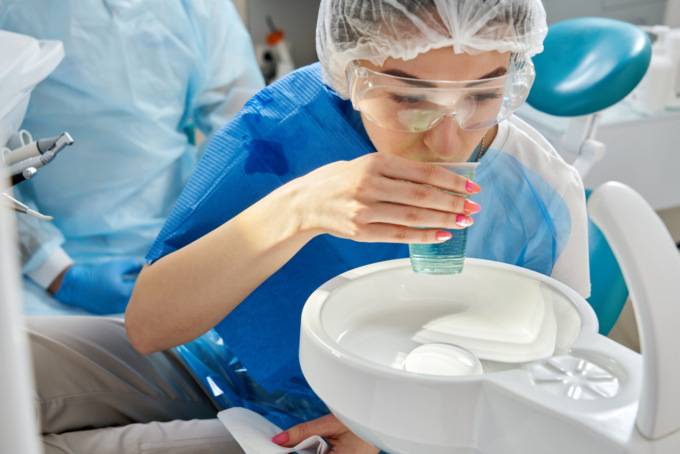Il Centro Medico Brianza spiega come si usano i prodotti con clorexidina disinfettante