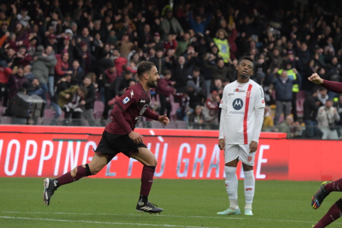 Con tre gol la Salernitana affonda il Monza, all’Arechi è tracollo biancorosso