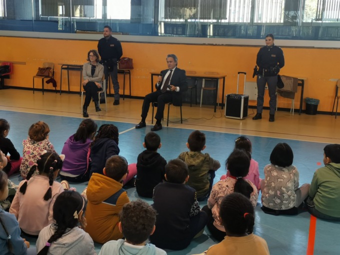 Vandali in palestra, il Questore incontra gli studenti