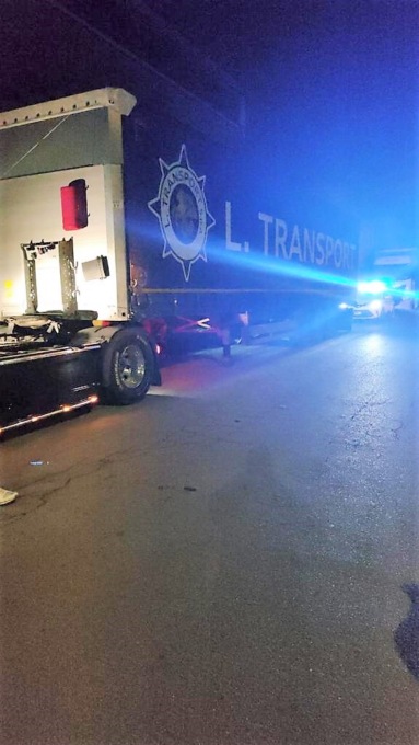 Rubano un carico di alcolici  e abbandonano il rimorchio