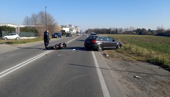 Grave incidente a Limbiate, automobilista denunciato e multato