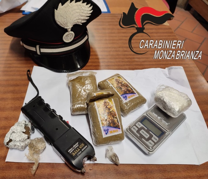 Presi con la droga in stazione, 4 minorenni arrestati