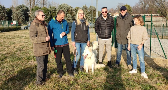 Taglio del nastro per l’area cani di Lesmo