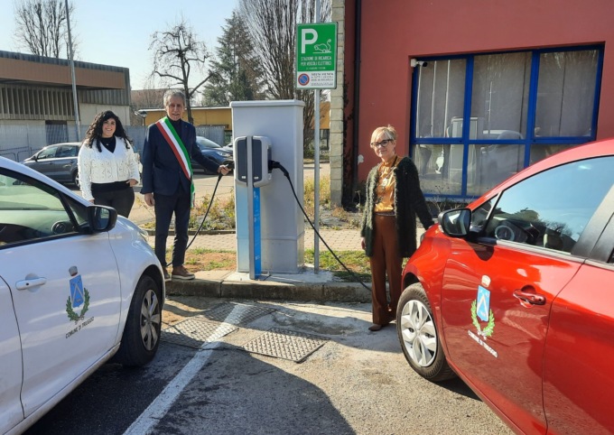 Inaugurate a Triuggio le stazioni di ricarica per veicoli elettrici