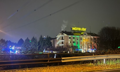 Camera d'hotel in fiamme, soccorso un 40enne
